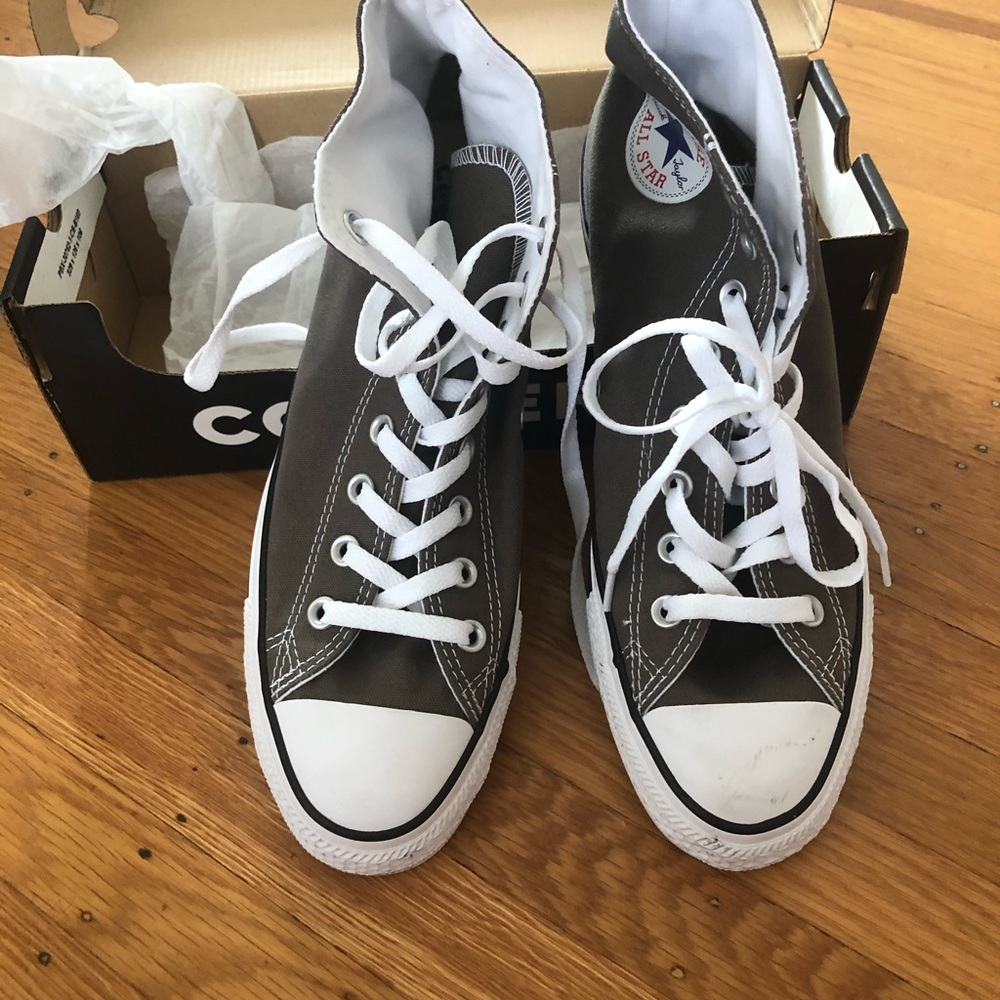 BRAND NEW UNISEX CONVERSE HIGHTOPS